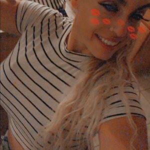 Meet your Posher, Crystal